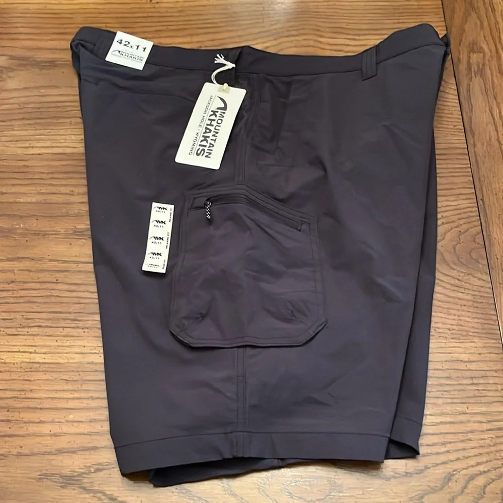 Mountain Khakis shorts,‎ size 42, NWT